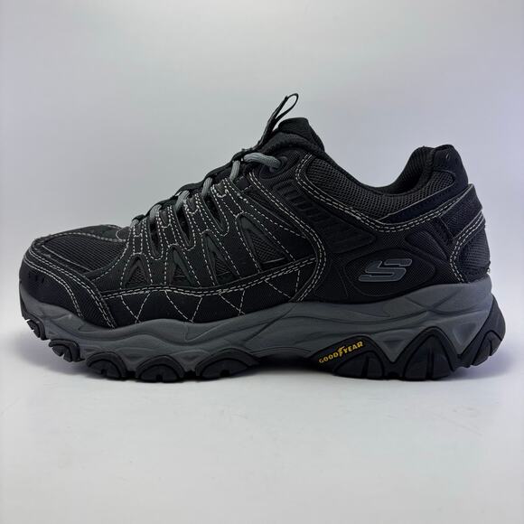 SKECHERS \